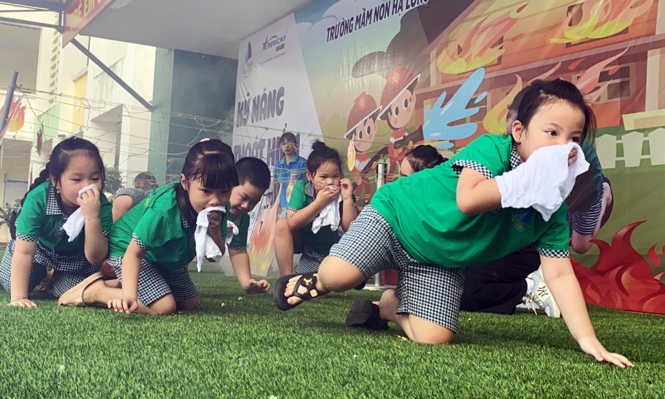 Giáo dục kỹ năng thoát hiểm khỏi đám cháy cho trẻ mầm non