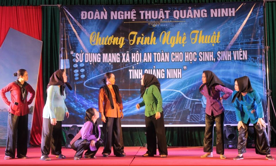 Chương trình nghệ thuật tuyên truyền về sử dụng mạng xã hội an toàn 