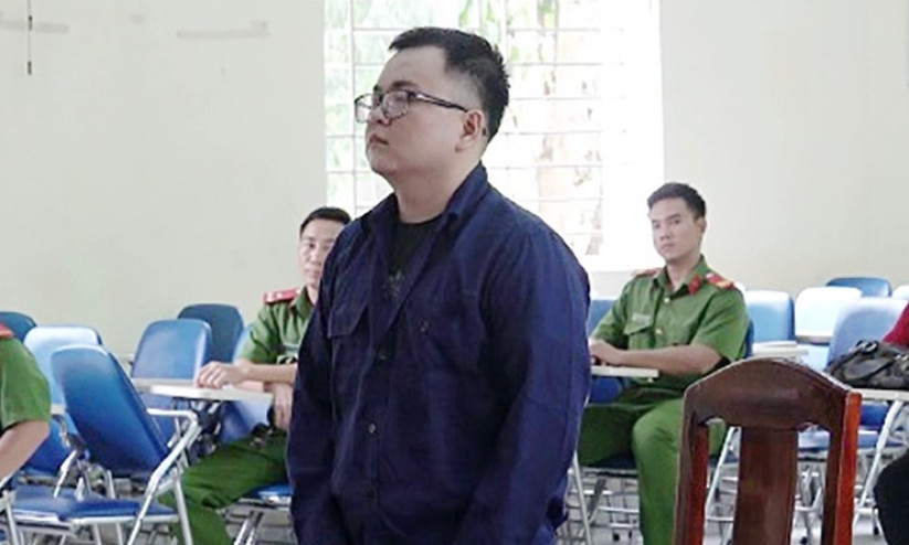 9 năm tù cho người dùng súng đồ chơi cướp tiền ở ngân hàng