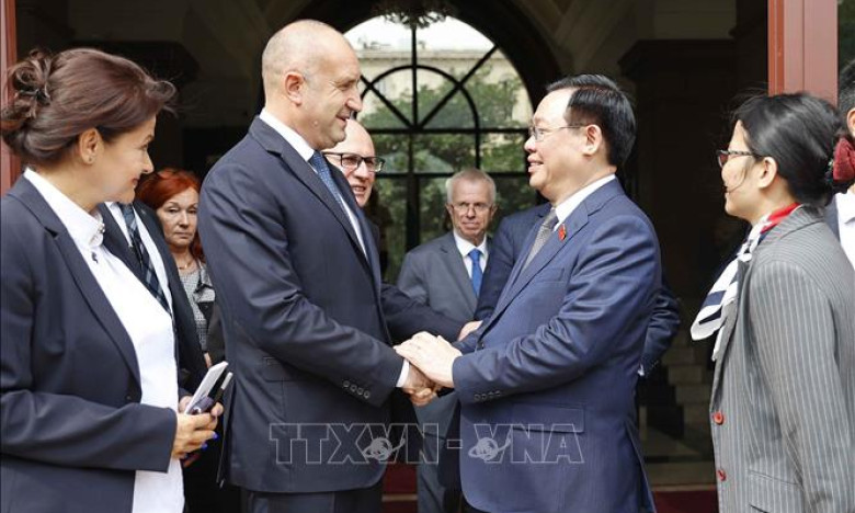 Chủ tịch Quốc hội Vương Đình Huệ hội kiến Tổng thống Bulgaria