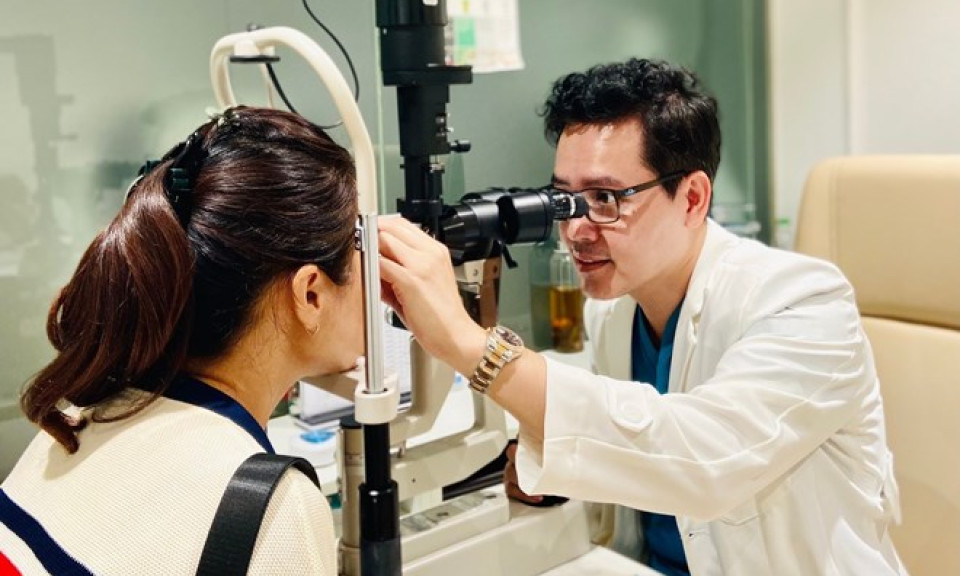 Dịch đau mắt đỏ diễn biến bất thường, sai lầm trong điều trị