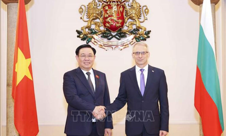 Chủ tịch Quốc hội Vương Đình Huệ hội kiến Thủ tướng Bulgaria