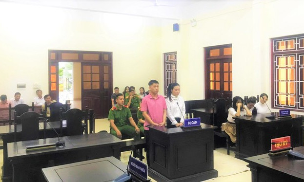 Phạt tù phóng viên tống tiền doanh nghiệp