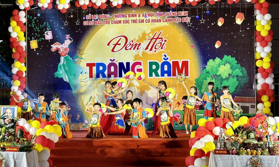 Ấm áp "Đêm hội trăng rằm"