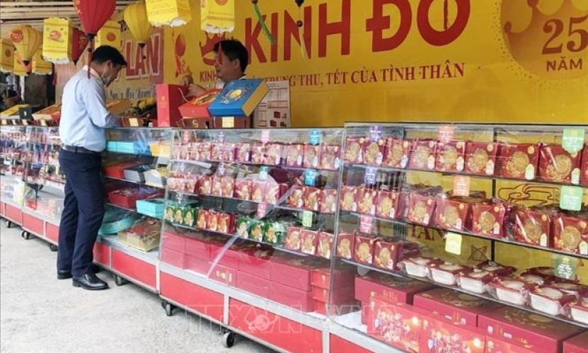 Doanh nghiệp đồng loạt giảm giá bánh Trung thu
