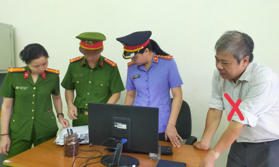 Lập khống danh sách học sinh bỏ học, hiệu trưởng và kế toán chiếm đoạt gần 5 tỷ đồng