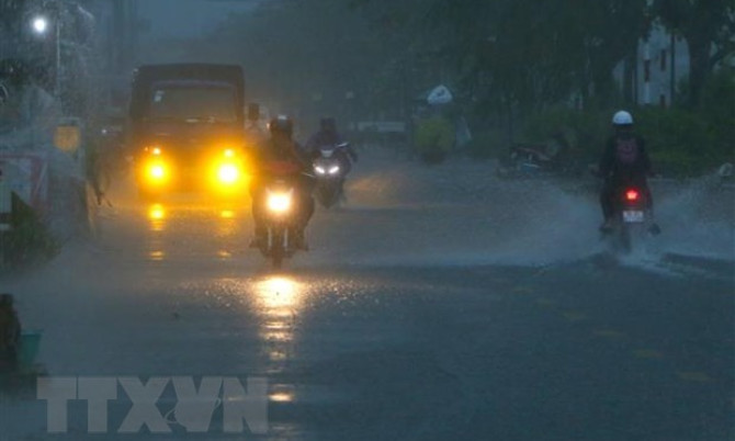 Cả nước có mưa rào và dông tập trung vào chiều tối và đêm