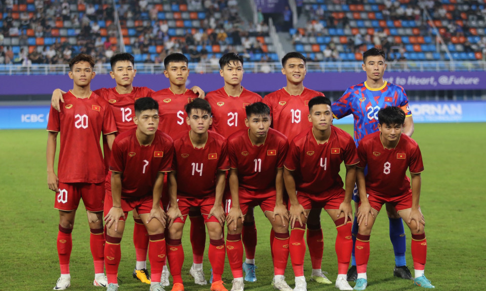 Tuyển Việt Nam: Lựa chọn của HLV Troussier và những hoài nghi