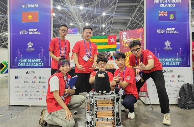 Vietnamese students win gold medal at world’s largest robotic competition hinh anh 1