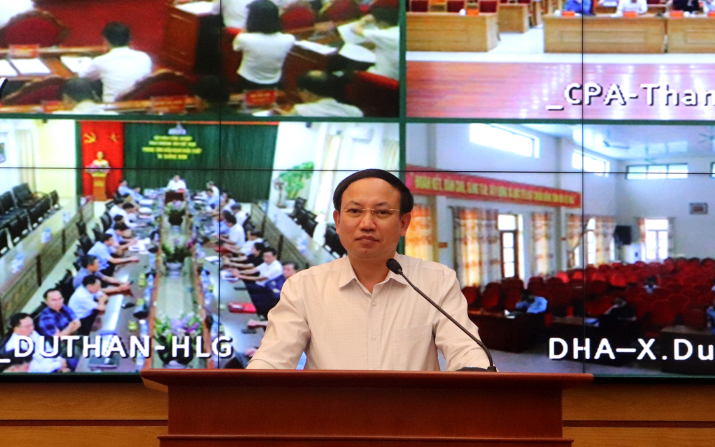 Đồng chí Nguyễn Xuân Ký, Ủy viên Trung ương Đảng, Bí thư Tỉnh ủy, Chủ tịch HĐND tỉnh phát biểu chỉ đạo tại hội nghị.
