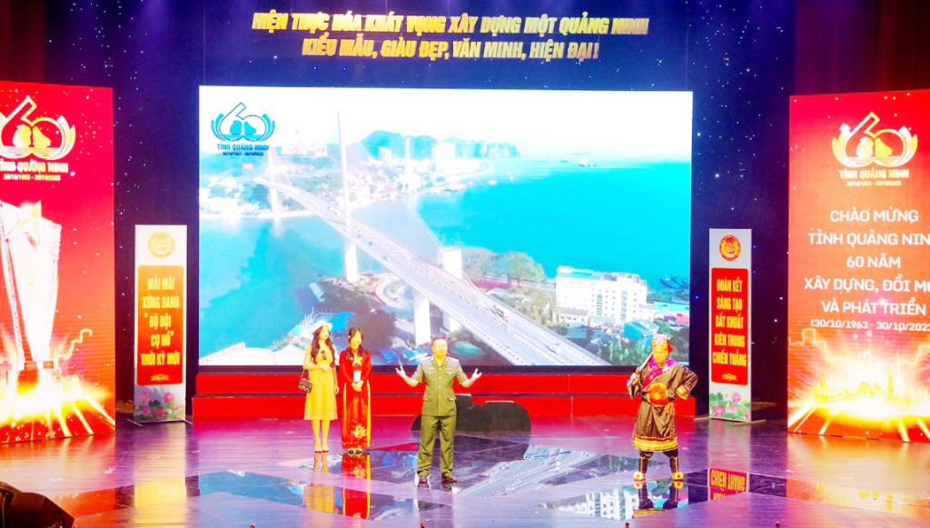Đại uý Nguyễn Văn Lộc tham dự cuộc thi sân khấu hoá tìm hiểu Quảng Ninh 60 năm xây dựng và phát triển. 