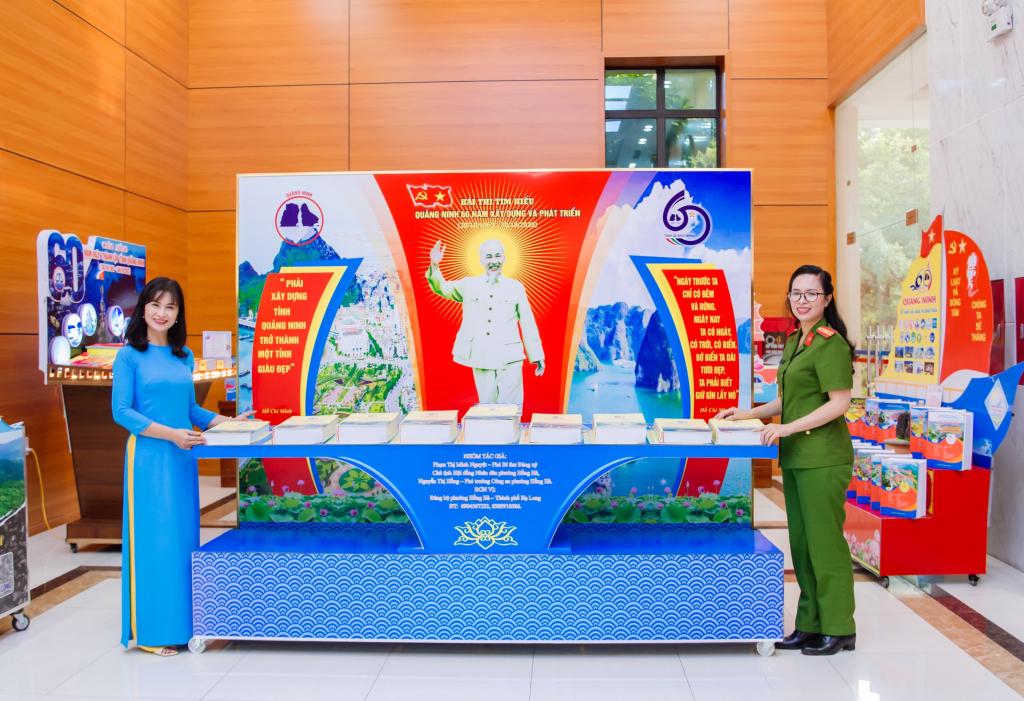 Nhóm tác giả Phạm Thị Minh Nguyệt và Nguyễn Thị Hồng, phường Hồng Hà, TP Hạ Long bên cạnh tác phẩm dự thi Cuộc thi viết