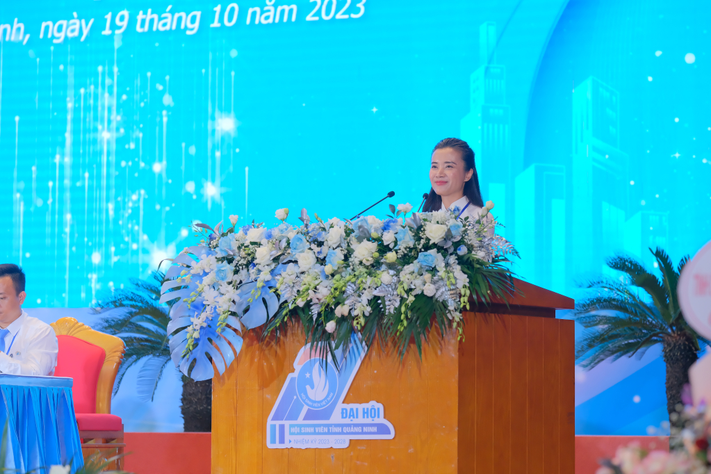Đồng chí Nguyễn Phương Thảo, Phó Bí thư Tỉnh đoàn, Chủ tịch Hội Sinh viên Việt Nam tỉnh Quảng Ninh phát biểu tại Đại hội.