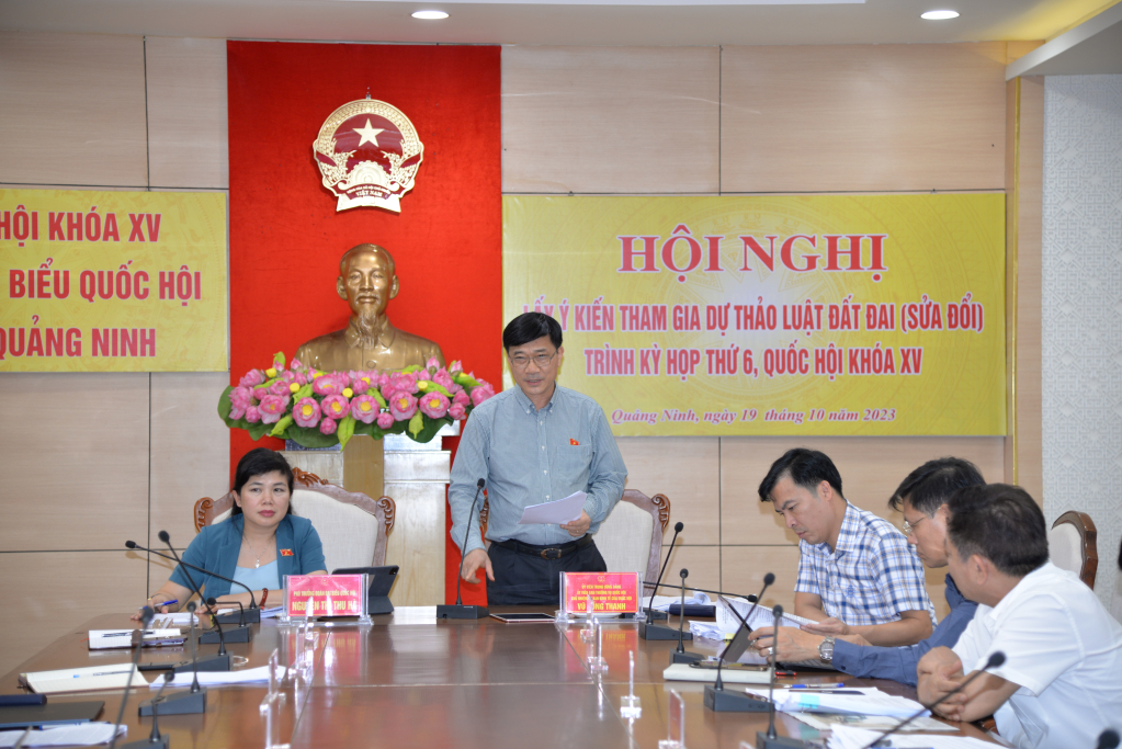Chủ nhiệm Ủy ban Kinh tế của Quốc hội, Vũ Hồng Thanh phát biểu kết luận hội nghị.