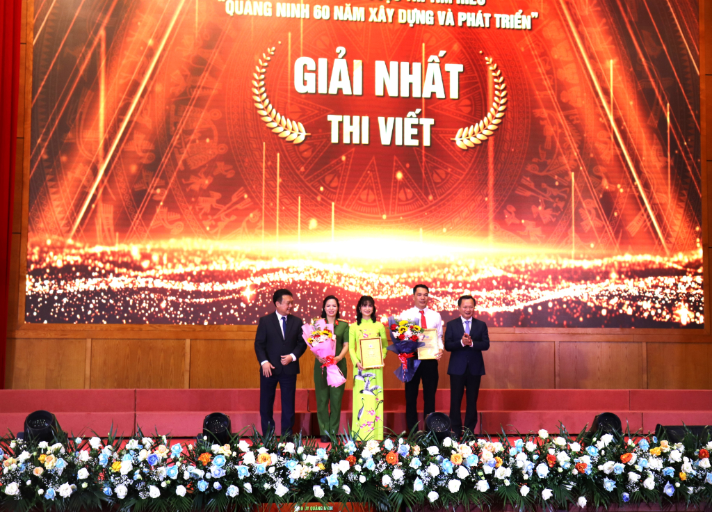 BTC trao giải nhất cho cuộc thi viết 