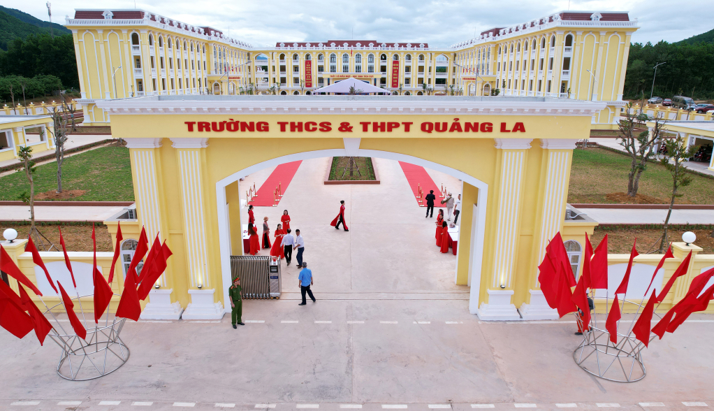 Toàn cảnh Trường THCS&THPT Quảng La (TP Hạ Long).