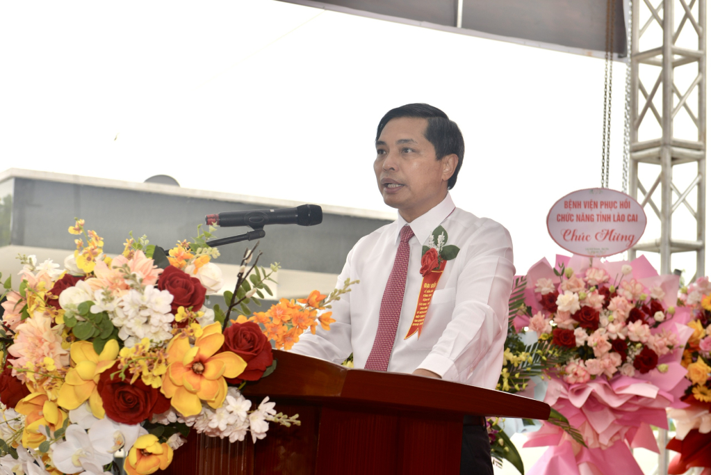 Đồng chí Vũ Văn Diện, Phó Chủ tịch UBND tỉnh phát biểu tại buổi lễ gắn biển.