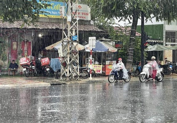 Bac Bo tang nhiet, khu vuc Trung Bo co mua lon o nhieu noi hinh anh 1