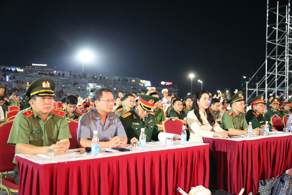 Lãnh đạo tỉnh Quảng Ninh tham dự tại lễ sơ duyệt.