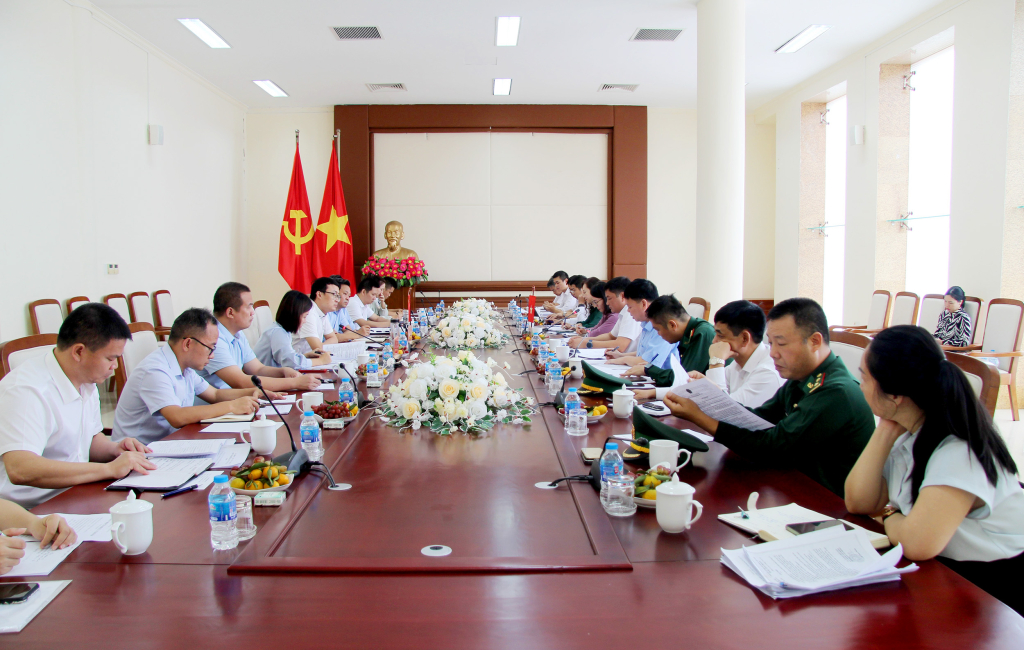 Hội đàm giữa đoàn đại biểu UBND TP Móng Cái (Việt Nam) và đoàn đại biểu Chính quyền nhân dân TP Đông Hưng (Trung Quốc).
