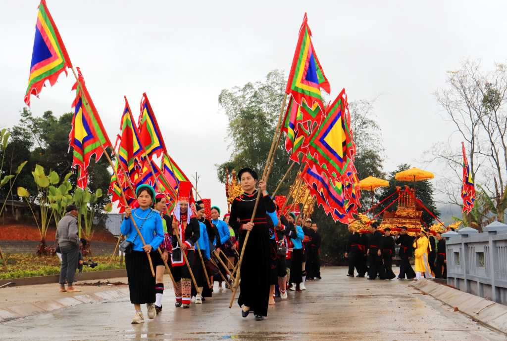 Lễ rước quanh đình Lục Nà mở đầu cho nghi lễ của Lễ hội đình Lục Nà 2023. Ảnh: Hà Phong