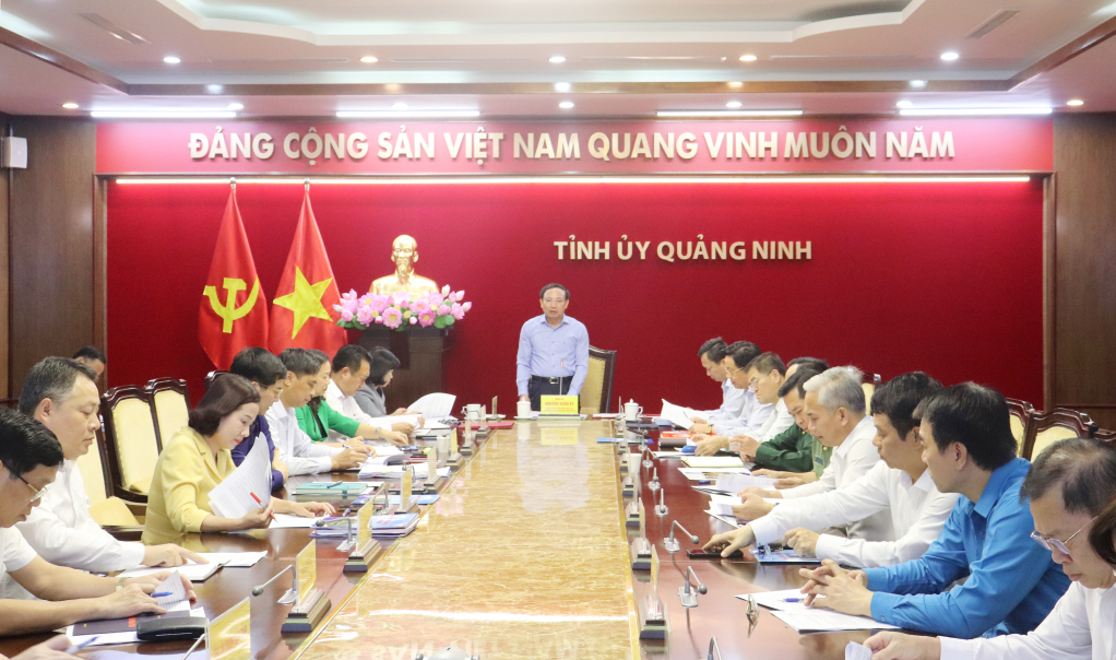 Đồng chí Nguyễn Xuân Ký, Ủy viênTrung ương Đảng, Bí thư Tỉnh ủy, Chủ tịch HĐND tỉnh chủ trì.