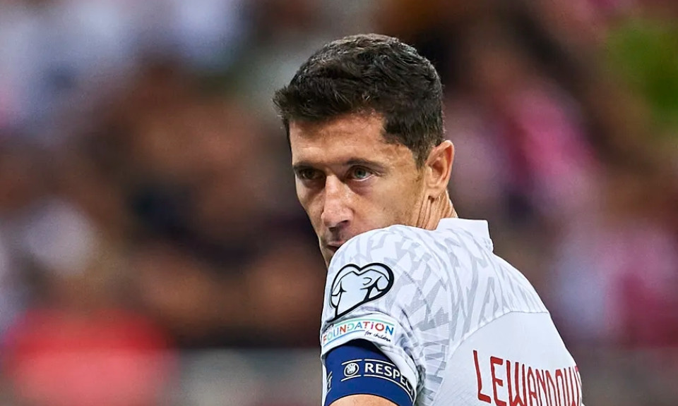Viễn cảnh Lewandowski rời Barca tới Saudi Arabia