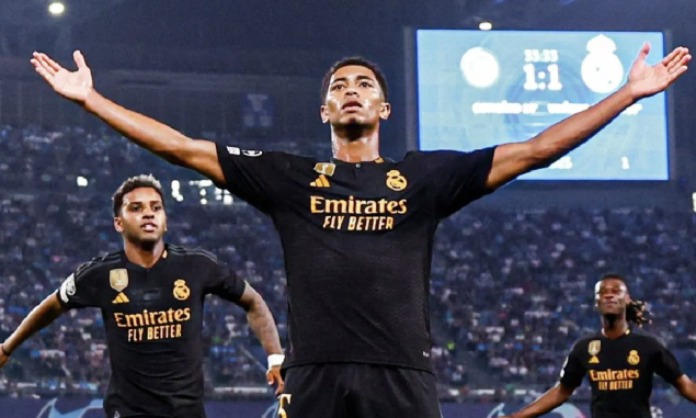 Bàn đá phản giúp Real thắng trên sân Napoli