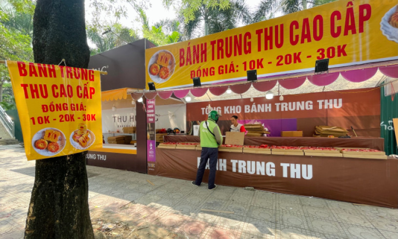 Đổ xô mua bánh trung thu đại hạ giá