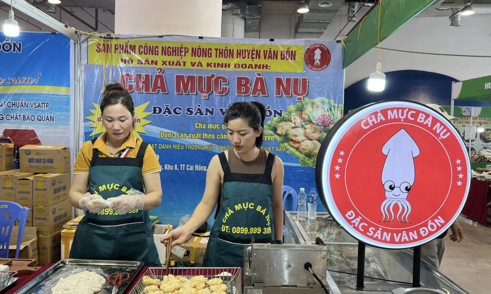 Hỗ trợ nông dân bắt nhịp chuyển đổi số