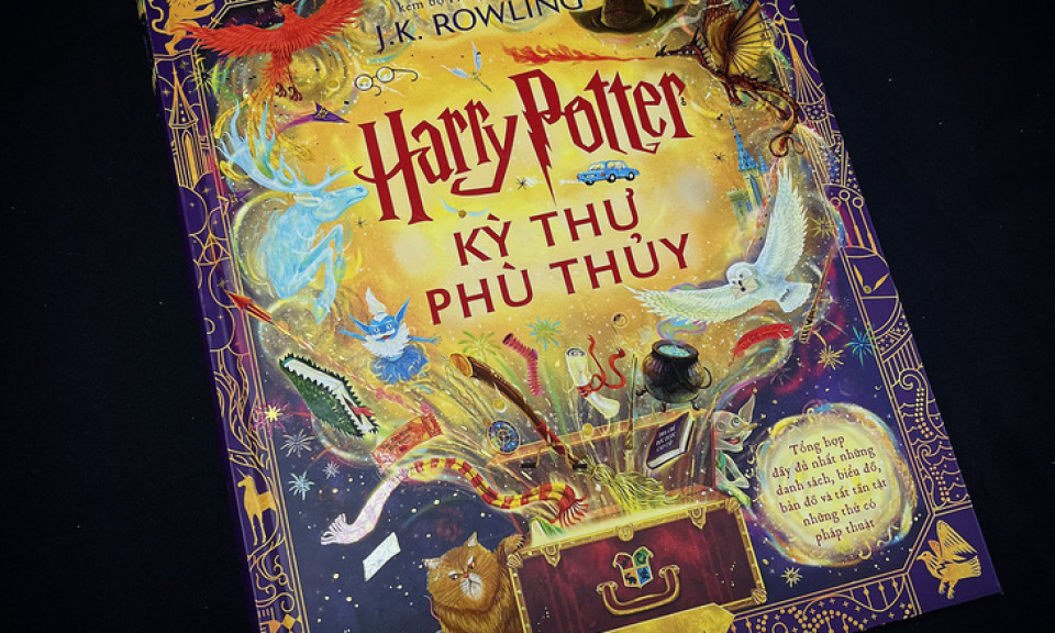 Sách về Harry Potter có bản Việt ra cùng ngày với bản quốc tế