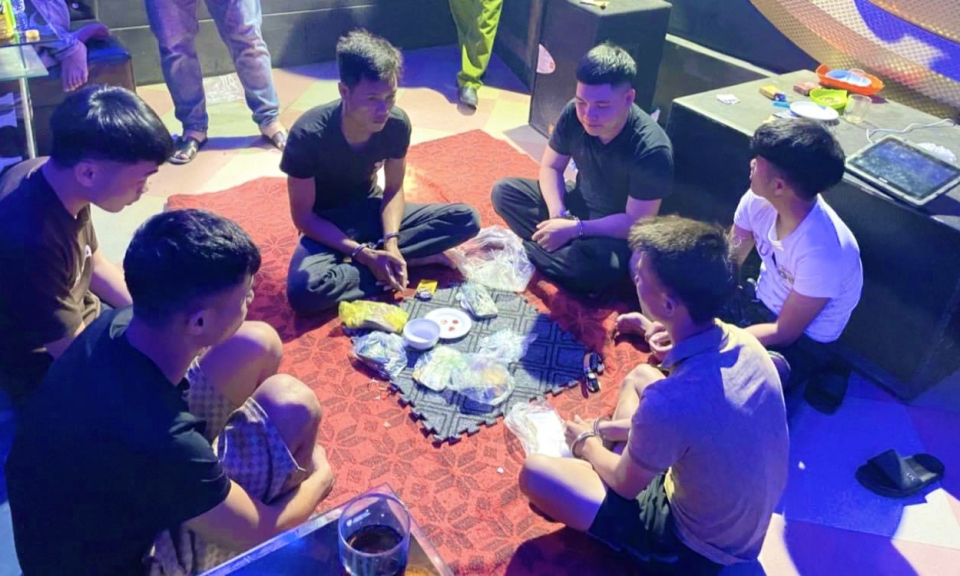 Hải Hà: Khởi tố nhóm đối tượng đánh bạc tại phòng hát karaoke
