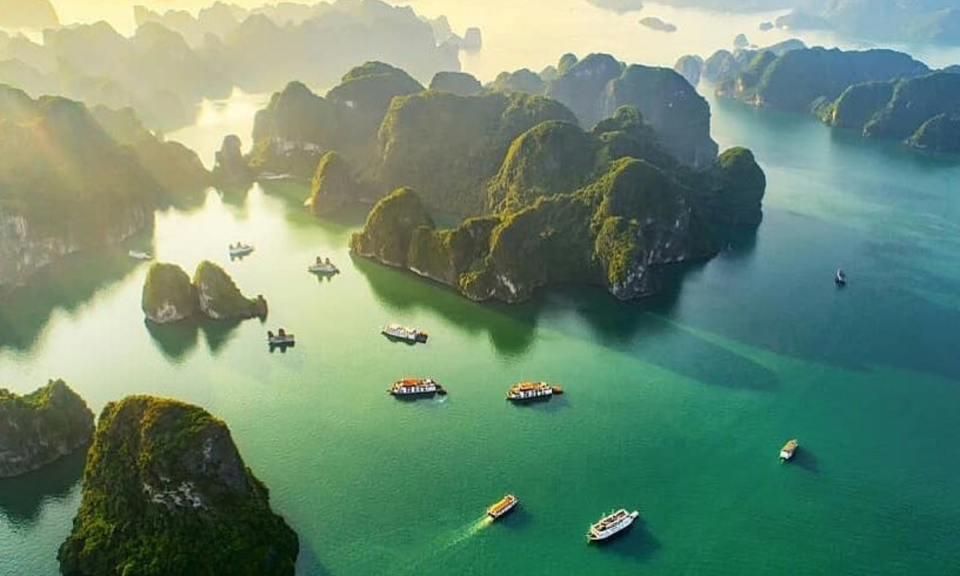 Vịnh Hạ Long lần đầu được công nhận là Di sản thiên nhiên thế giới