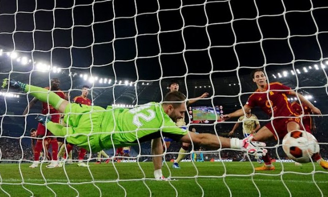 Lukaku giúp Roma thắng đậm tại Europa League