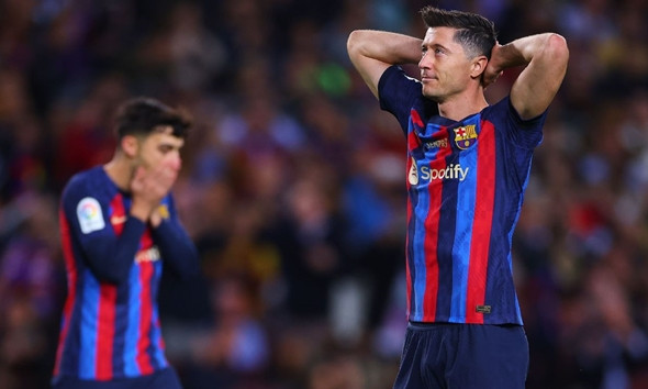 Barca nhận hung tin choáng váng về Lewandowski