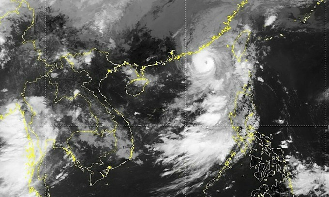 Typhoon Koinu weakens after entering East Sea