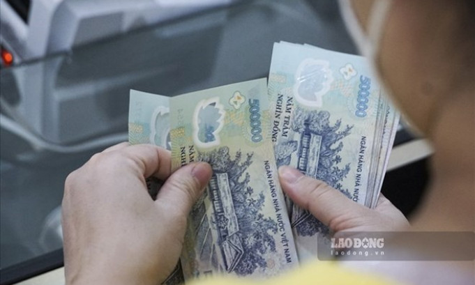 Tiền gửi của người dân tiếp tục tạo kỷ lục mới