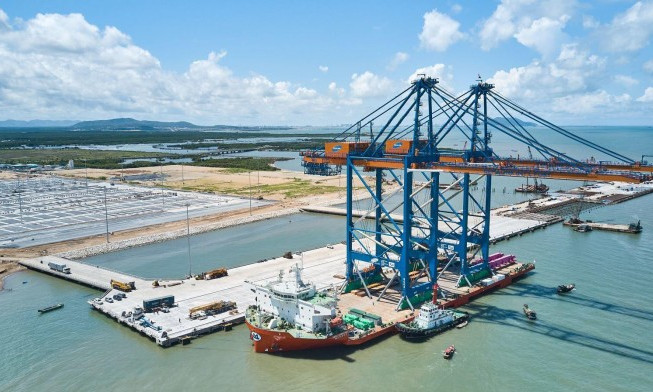 Vietnam potentially becomes global transit hub