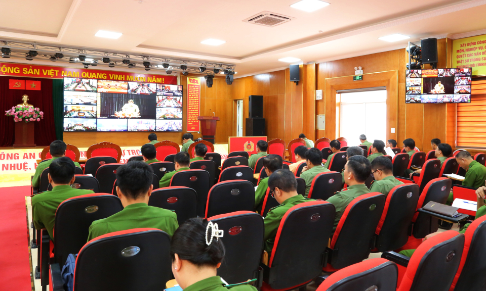 Tiếp tục thực hiện có hiệu quả việc chuyển đổi số trong lực lượng Công an Nhân dân