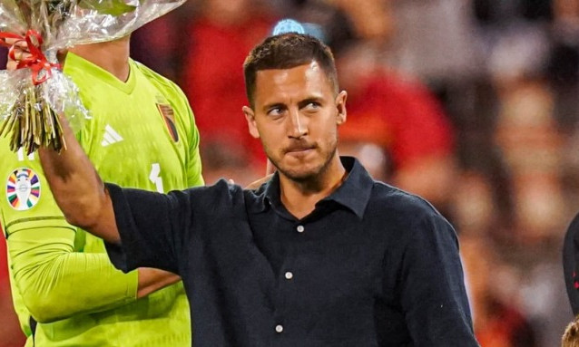 Hazard giải nghệ ở tuổi 32
