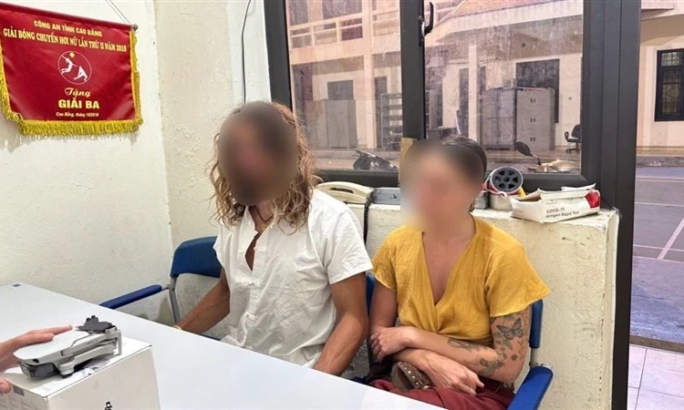 2 du khách nước ngoài hoang báo bị cướp tài sản nhằm trục lợi bảo hiểm