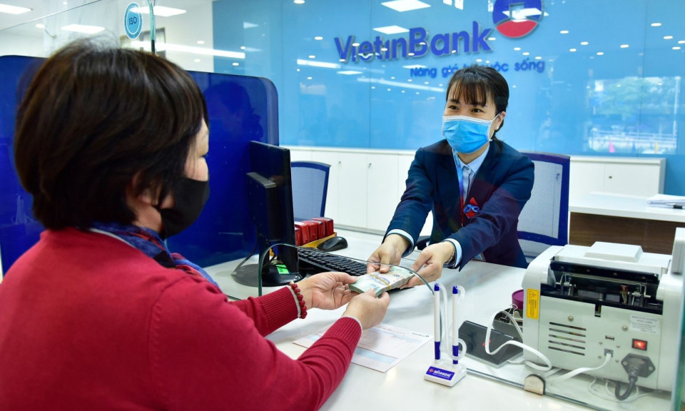 Lãi suất tiền gửi 6,5%/năm dần biến mất khỏi biểu lãi suất ngân hàng