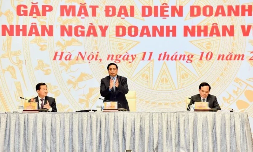 Thủ tướng Phạm Minh Chính chủ trì Hội nghị trực tuyến Thường trực Chính phủ gặp mặt đại diện doanh nhân