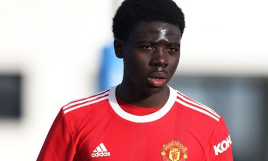 Man United trói chân thần đồng 19 tuổi