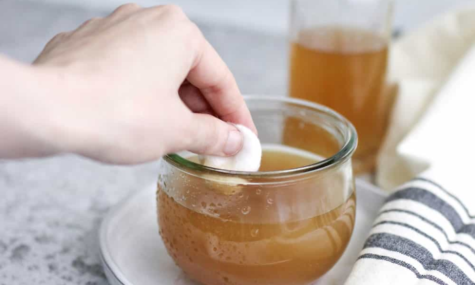 Sử dụng giấm táo làm đẹp da