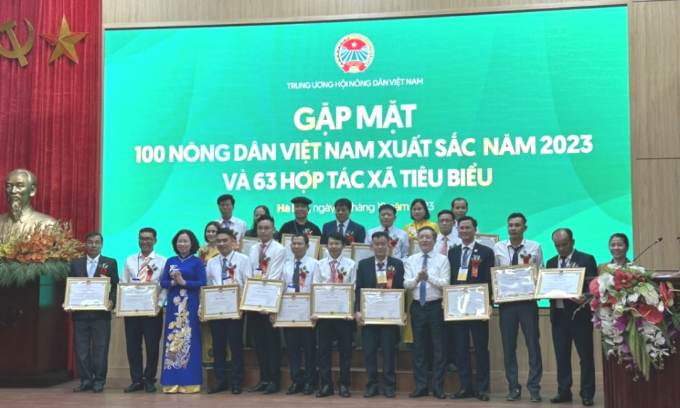Quảng Ninh có 1 HTX tiêu biểu và 1 nông dân xuất sắc được Trung ương Hội Nông dân vinh danh