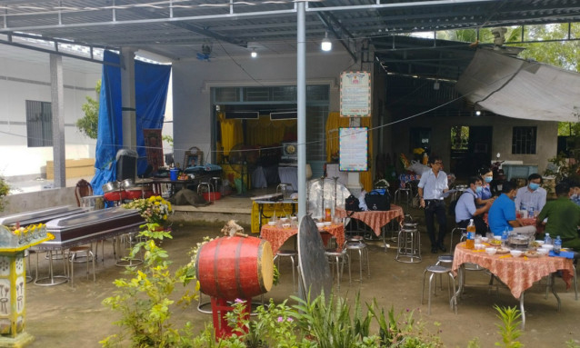 Mẹ chết, con nhập viện sau khi uống sữa bột