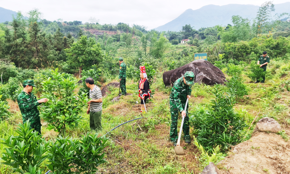 Những "vườn mẫu" thắm tình quân dân