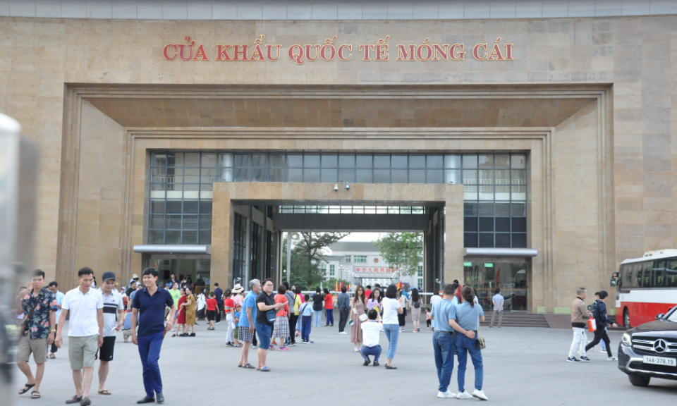 Vào mùa đón du khách quốc tế