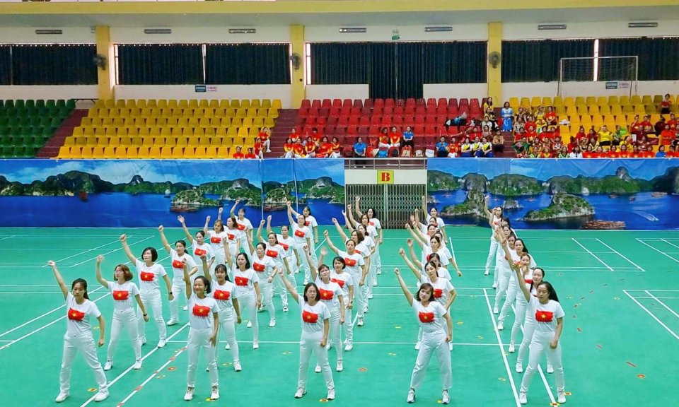 Phụ nữ Quảng Ninh hướng về ngày thành lập tỉnh